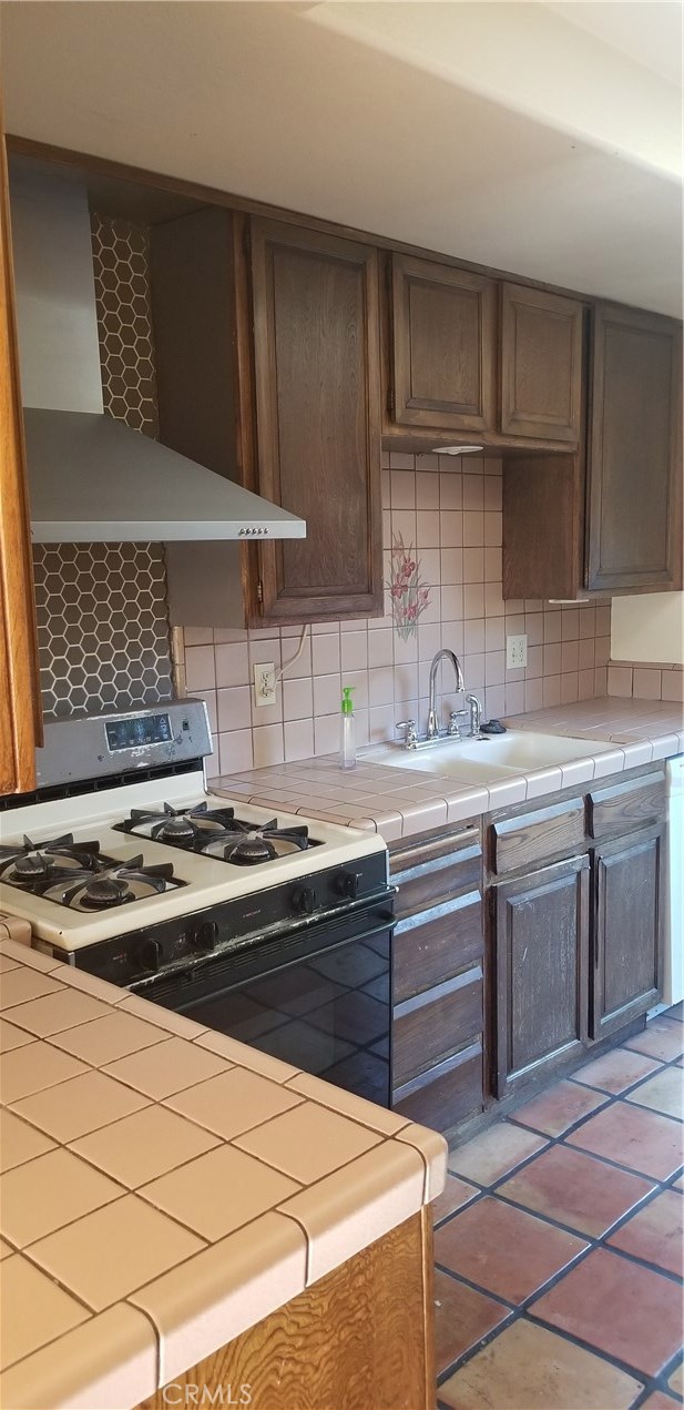 Residential Lease for rent at 2638 Mangrove Way, Riverside CA featuring 3 beds and 3 baths