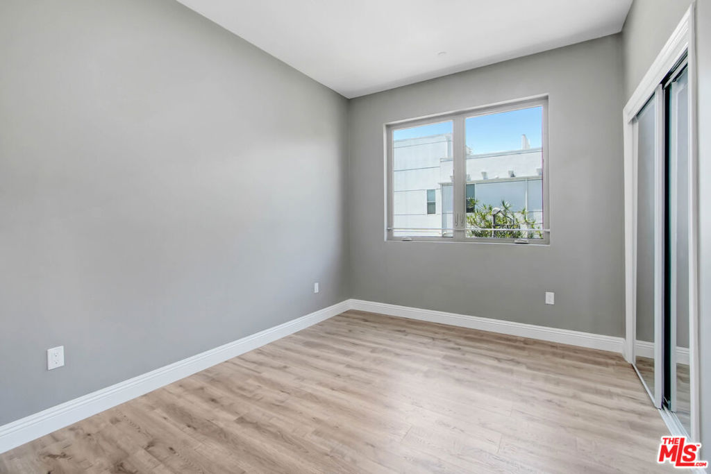 Residential Lease for rent at 11753 Iowa Avenue 201, Los Angeles, Los Angeles County CA featuring 3 beds and 3 baths