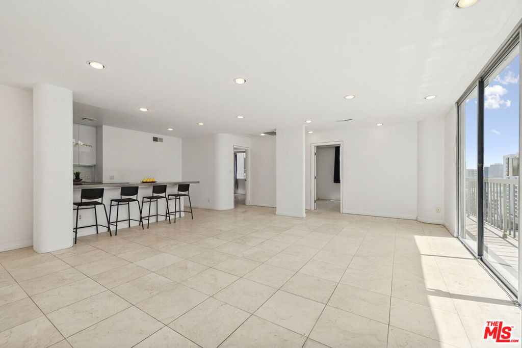 Residential Lease for rent at 10747 Wilshire Boulevard 1102, Los Angeles, Los Angeles County CA featuring 2 beds and 2 baths