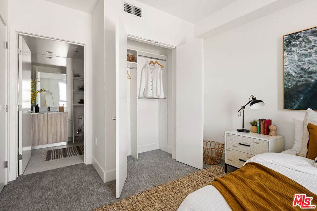 Residential Lease for rent at 2600 S Sepulveda Boulevard Unit 310, Los Angeles, Los Angeles County CA featuring 4 beds and 4 baths