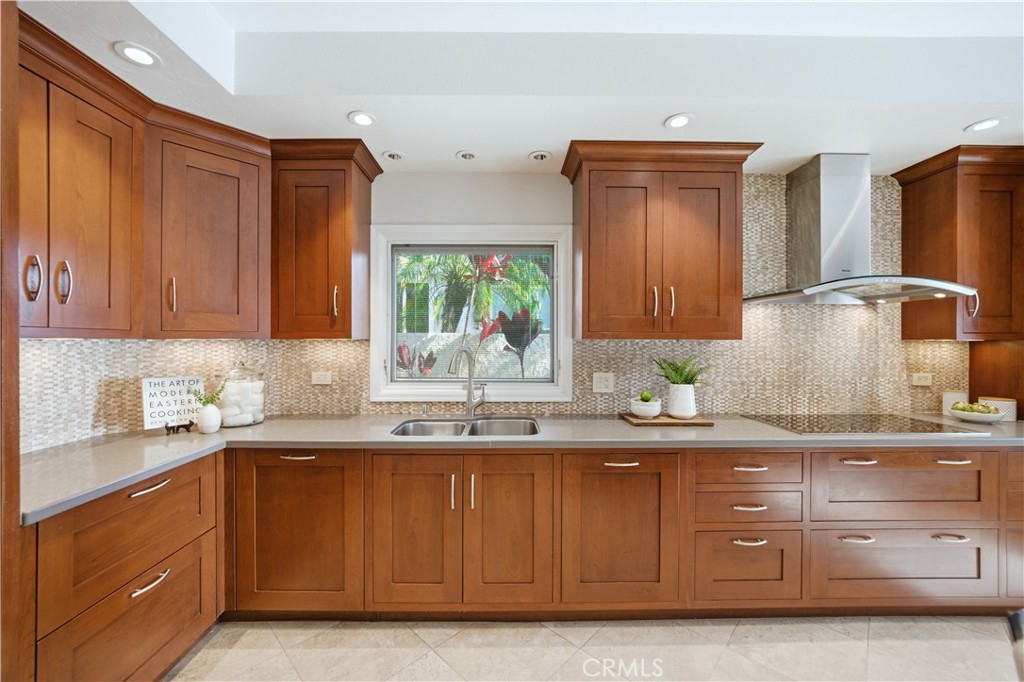 Active for sale at Long Beach, CA, Long Beach, CA CA and 3 baths