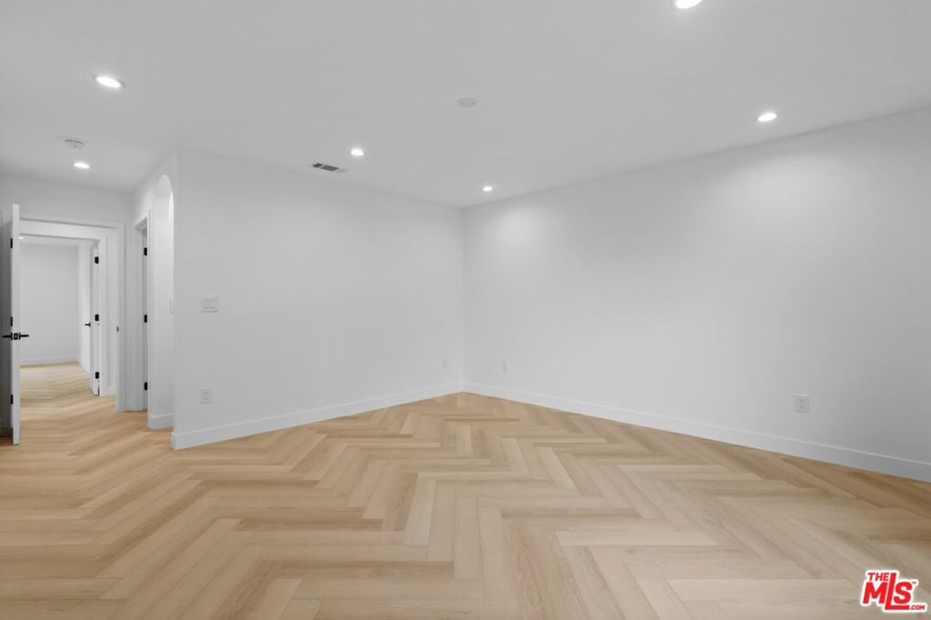 Residential Lease for rent at 3549 Elm Drive, Calabasas CA featuring 4 beds and 4 baths