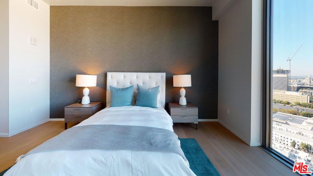 Residential Lease for rent at 2801 Sunset Place 626, Los Angeles, Los Angeles County CA featuring 2 beds and 2 baths