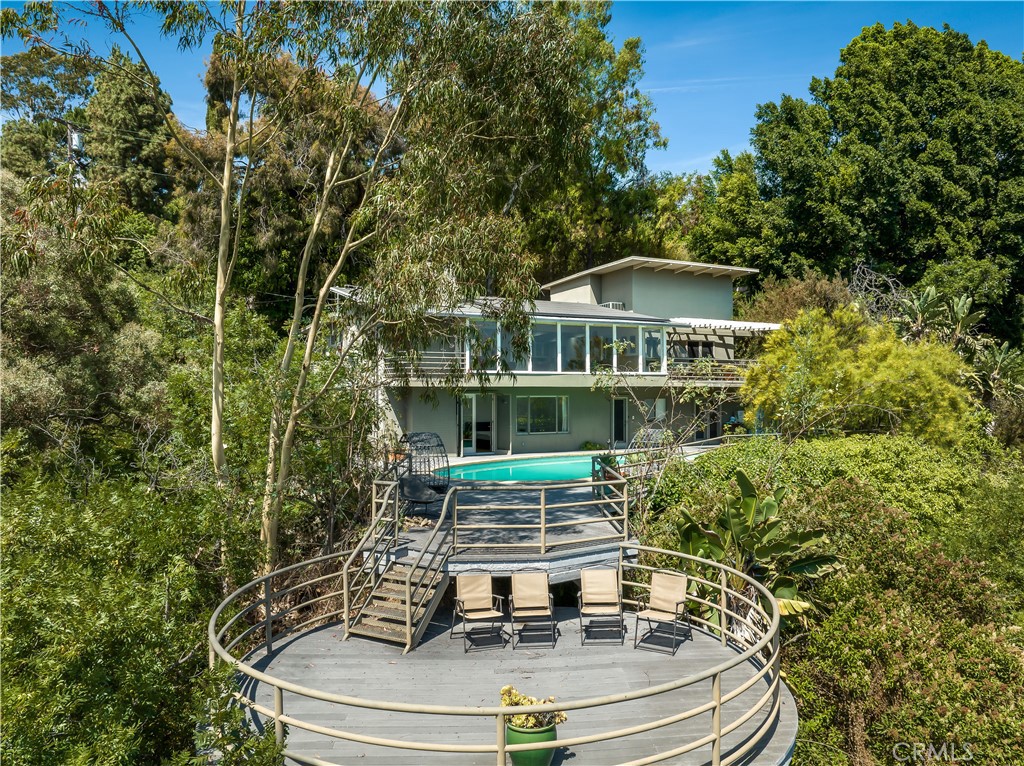 Residential Lease for rent at 2870 Benedict Canyon, Beverly Hills CA featuring 5 beds and 4 baths