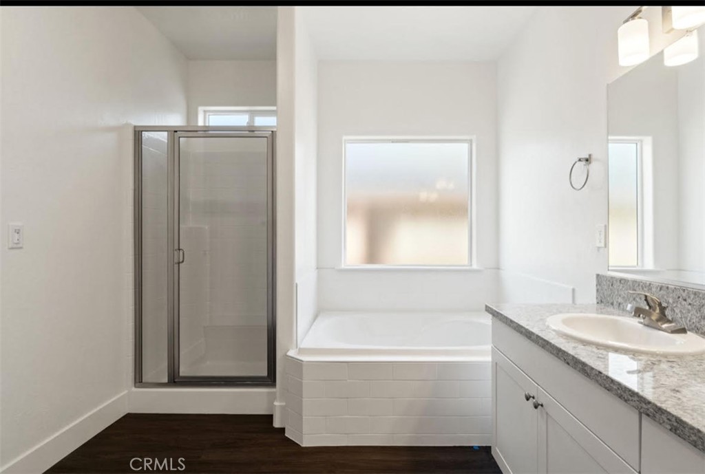 Residential for sale at 1207 Via Valencia, Madera CA featuring 3 beds and 3 baths