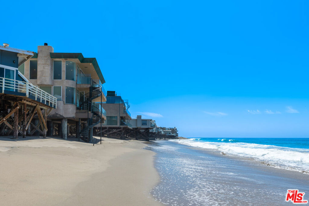 Residential Lease for rent at 43250 Pacific Coast Highway, Malibu CA featuring 3 beds and 3 baths