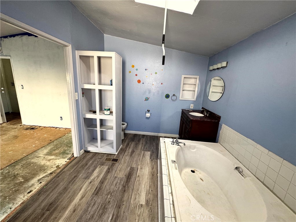 Manufactured In Park for sale at 23301 Ridge Route Drive 175, Laguna Hills CA featuring 3 beds and 2 baths