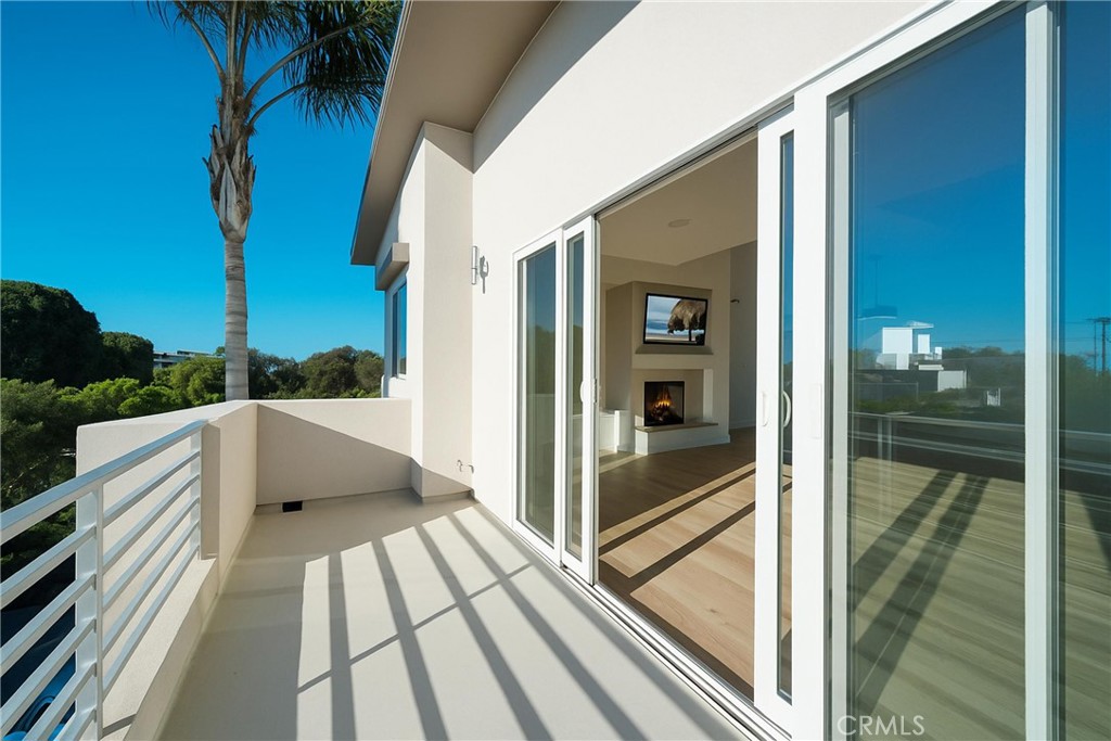 Residential for sale at 514 Ardmore, Hermosa Beach CA featuring 3 beds and 4 baths