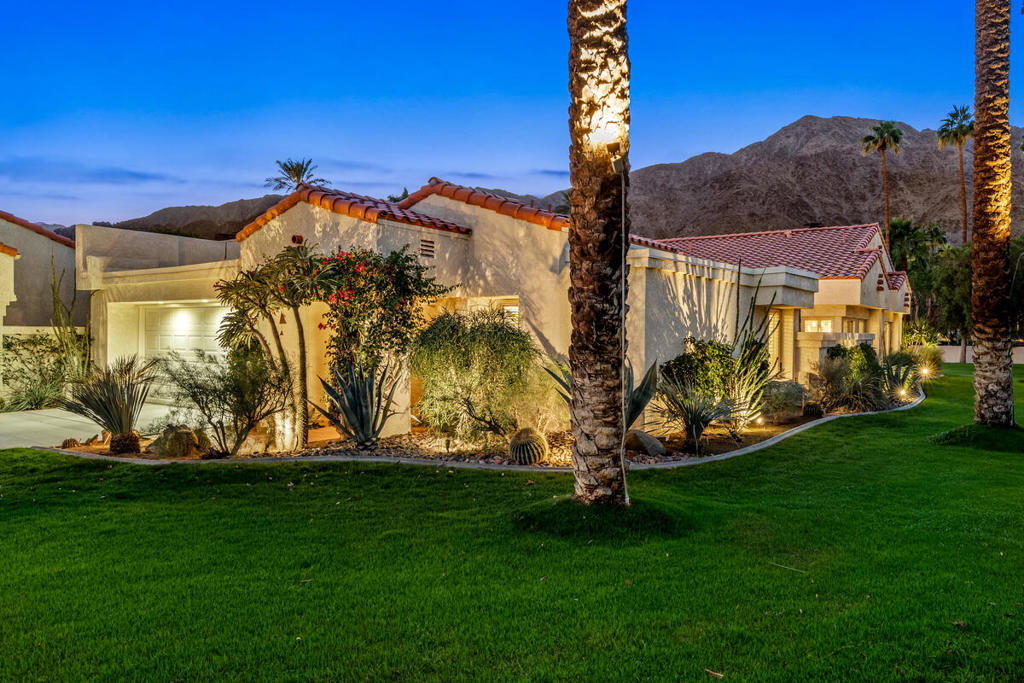 Residential for sale at 50031 Avenida Vista Bonita, La Quinta CA featuring 3 beds and 4 baths