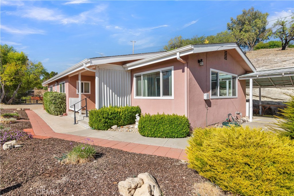 Residential for sale at 123 W 19th, Paso Robles CA featuring 3 beds and 2 baths