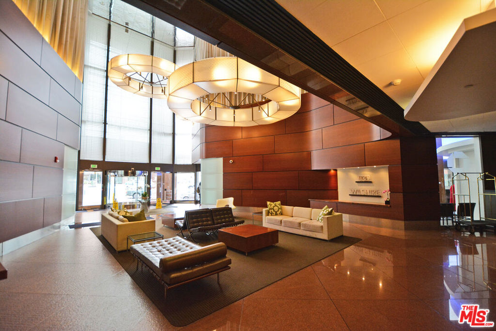 Residential Lease for rent at 1100 Wilshire Boulevard 2703, Los Angeles, Los Angeles County CA featuring 1 bed and 1 bath