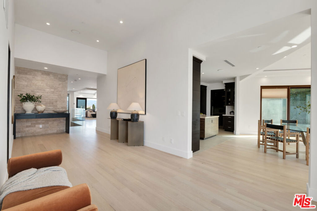 Residential Lease for rent at 3116 Elvido Drive, Los Angeles, Los Angeles County CA featuring 5 beds and 6 baths