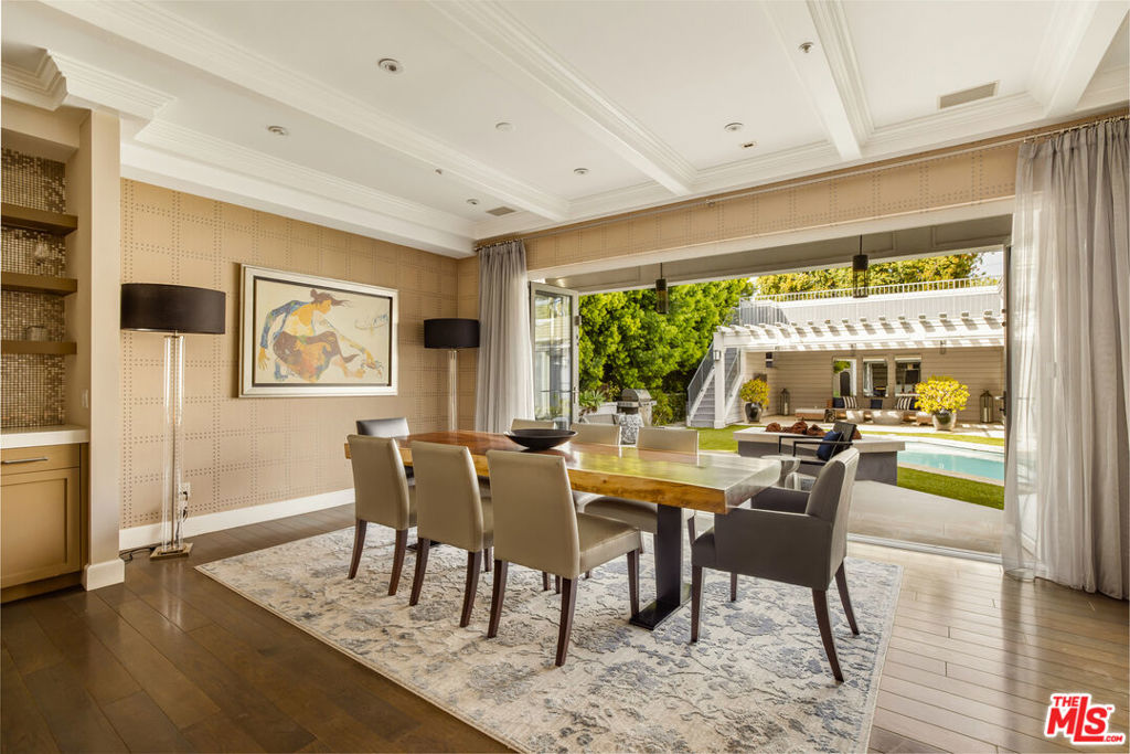 Residential Lease for rent at 720 N Crescent Drive, Beverly Hills CA featuring 8 beds and 10 baths