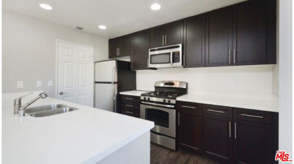 Residential Lease for rent at 973 WESTCREEK Lane 243, Westlake Village CA featuring 2 beds and 2 baths