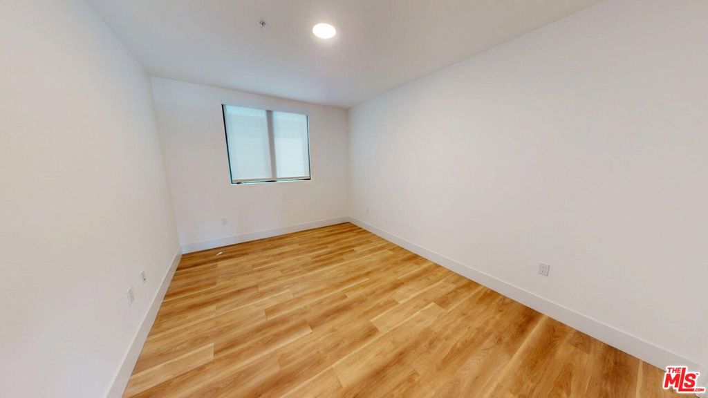 Residential Lease for rent at 7617 Santa Monica Boulevard 211, West Hollywood, Los Angeles County CA featuring 1 bed and 1 bath