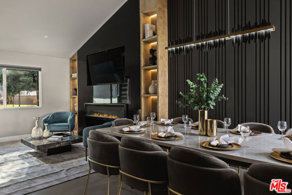 Residential for sale at 1170 E El Conquistador, Palm Springs CA featuring 5 beds and 6 baths