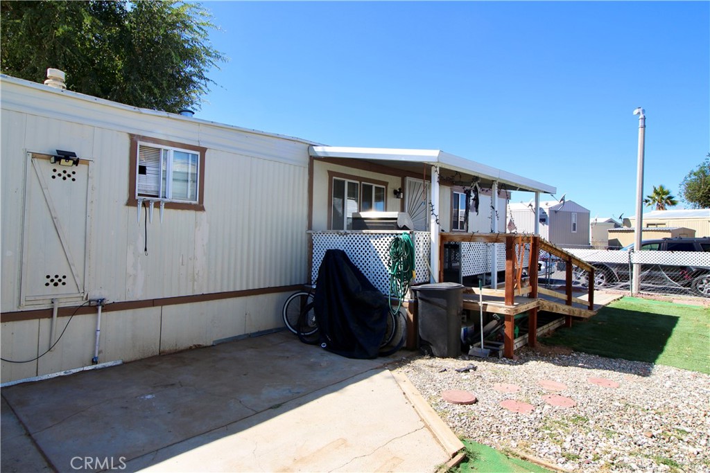 Manufactured In Park for sale at 11423 Chamberlaine Way 58, Adelanto CA featuring 2 beds and 1 bath