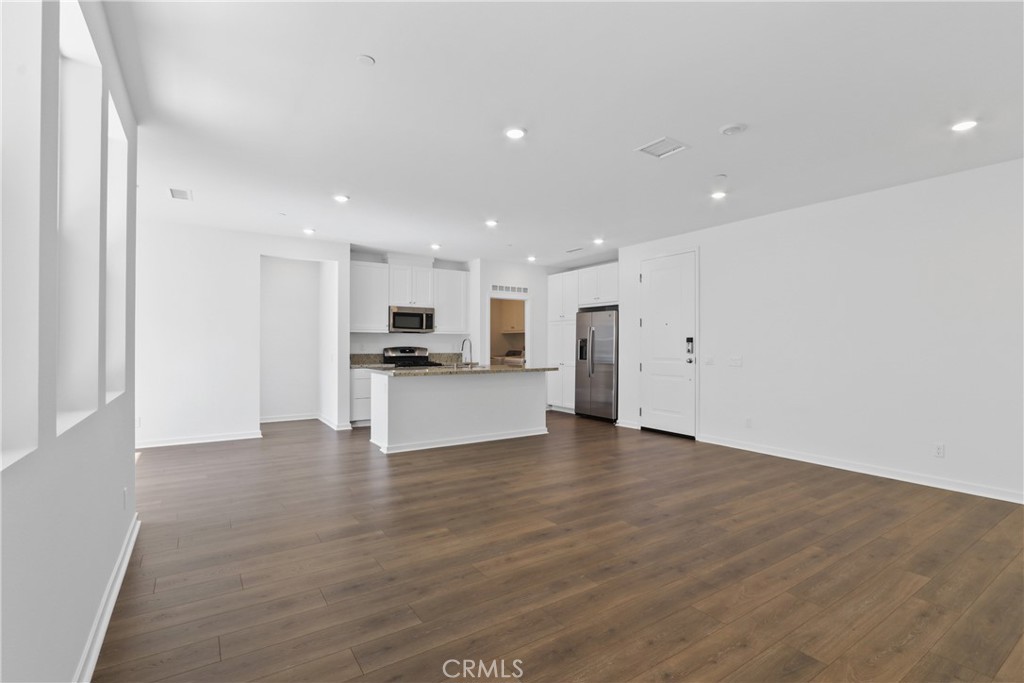 Residential Lease for rent at 960 N Tangent Privado 305, Ontario CA featuring 3 beds and 2 baths