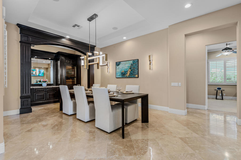 Residential Lease for rent at 49568 Via Conquistador, La Quinta CA featuring 4 beds and 6 baths