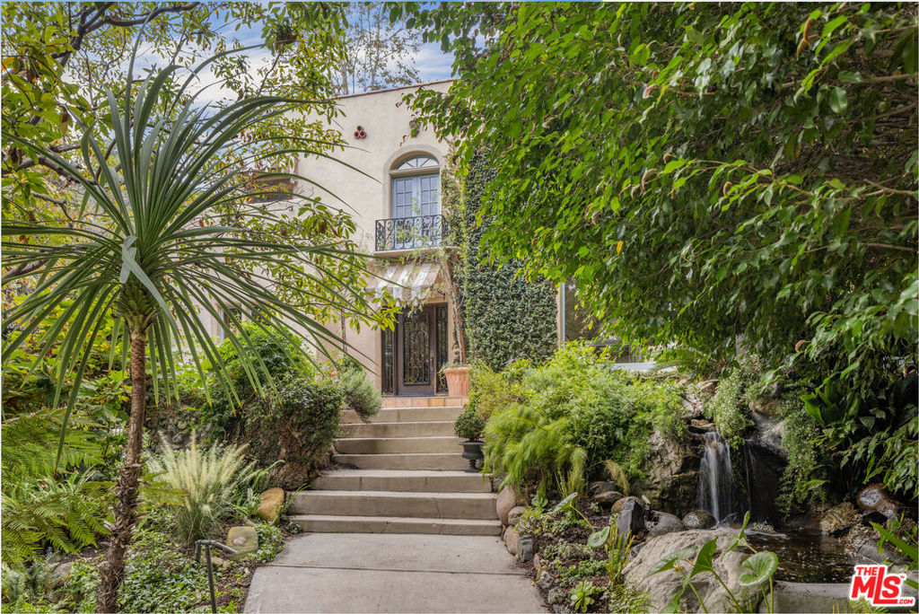 Residential Lease for rent at 175 W Channel Road, Santa Monica, Los Angeles County CA featuring 4 beds and 4 baths