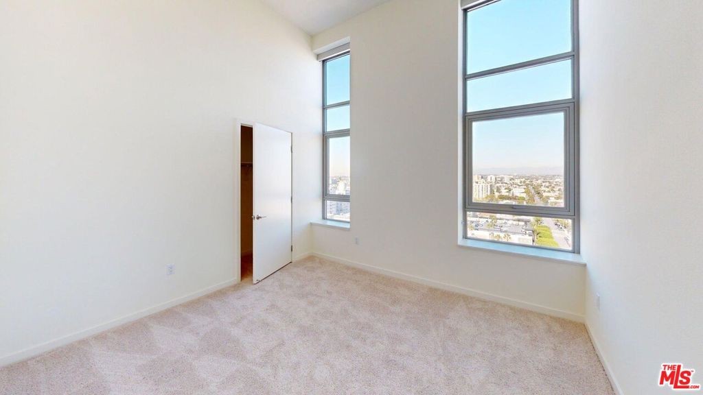 Residential Lease for rent at 707 E Ocean Boulevard PH1702, Long Beach CA featuring 2 beds and 2 baths