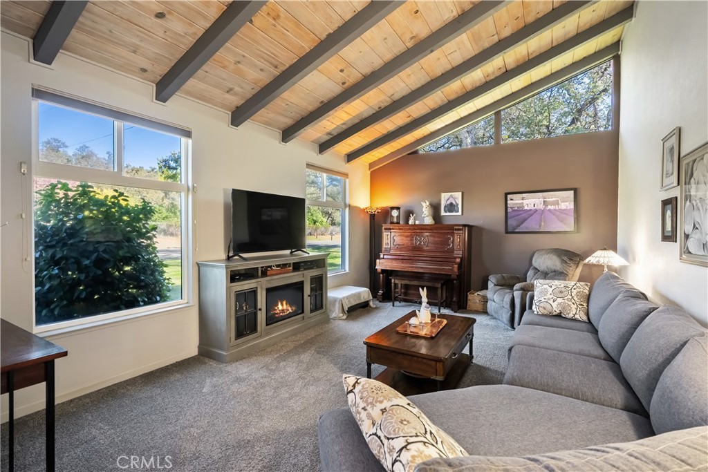 Residential for sale at 4375 Via Ventura, Red Bluff CA featuring 3 beds and 2 baths