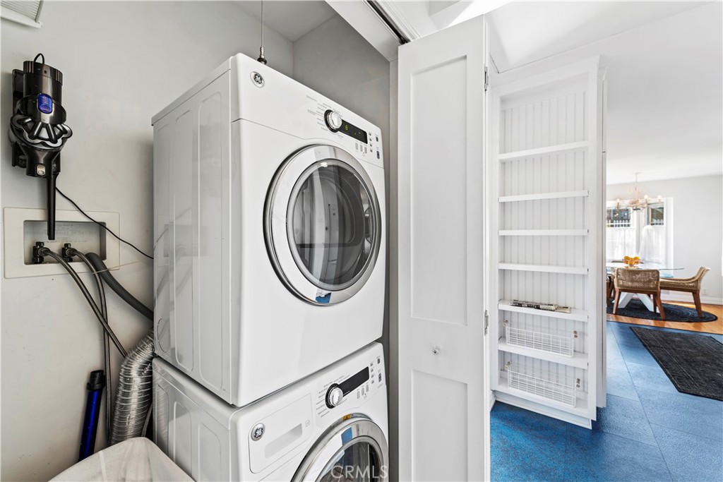 Residential Lease for rent at 515 Oak Street, Laguna Beach CA featuring 3 beds and 3 baths