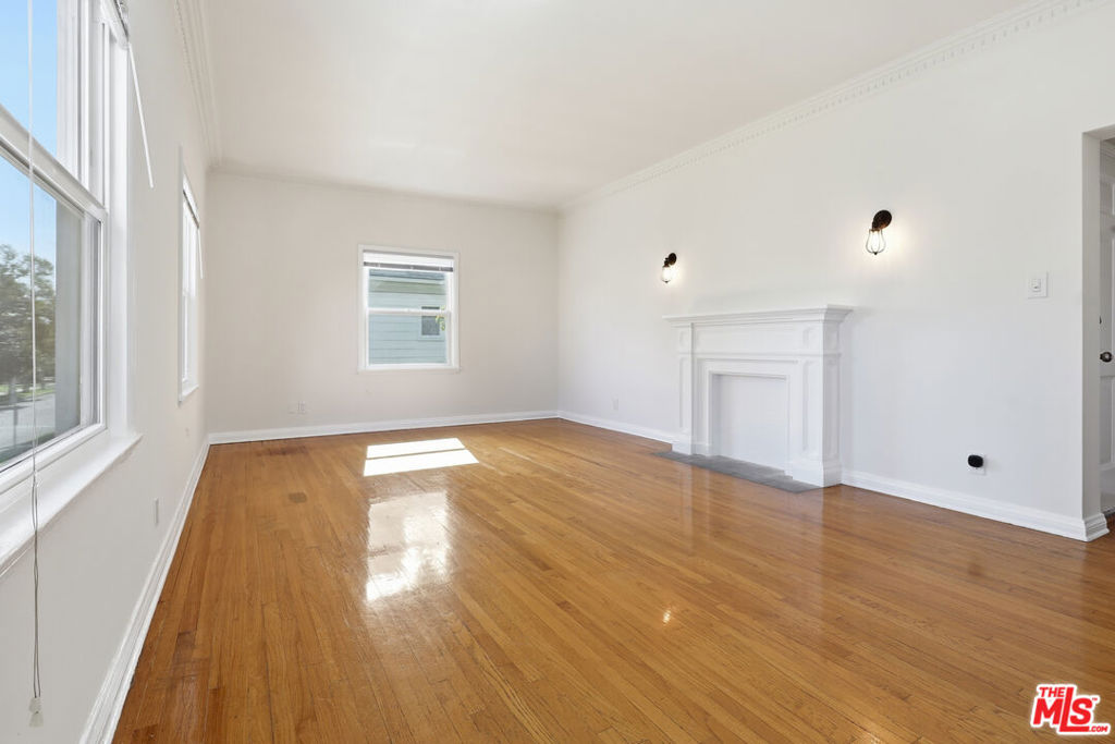 Residential Lease for rent at 111 N Harper Avenue 1/2, Los Angeles, Los Angeles County CA featuring 1 bed and 1 bath
