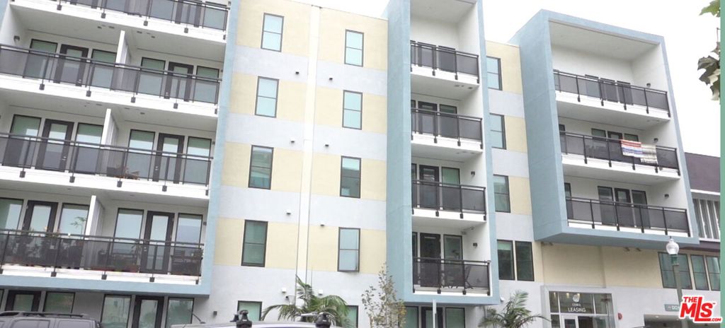 Residential Lease for rent at 160 S Ventura Avenue 160-401, Ventura CA featuring 2 beds and 2 baths