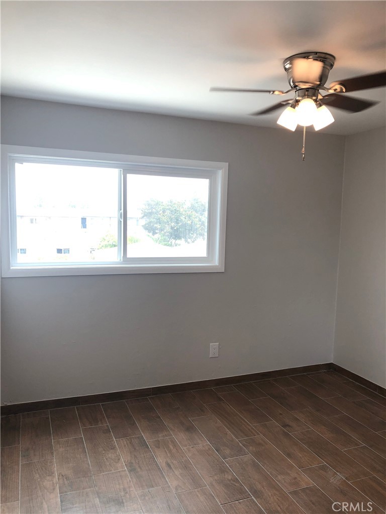 Residential Lease for rent at 1108 W 110th 8, Los Angeles, Los Angeles County CA featuring 2 beds and 1 bath