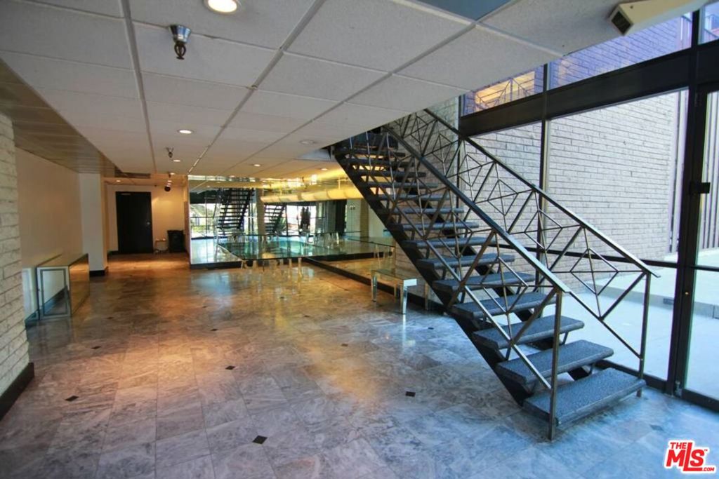 Residential Lease for rent at 3949 Los Feliz Boulevard 206, Los Angeles, Los Angeles County CA and 1 bath