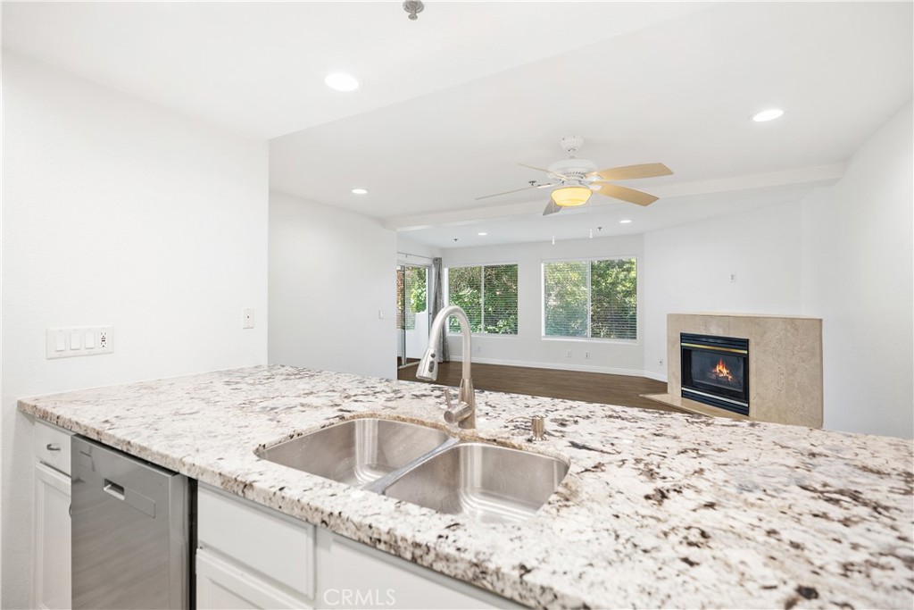 Residential for sale at 206 Avenida Montalvo 8, San Clemente CA featuring 2 beds and 3 baths