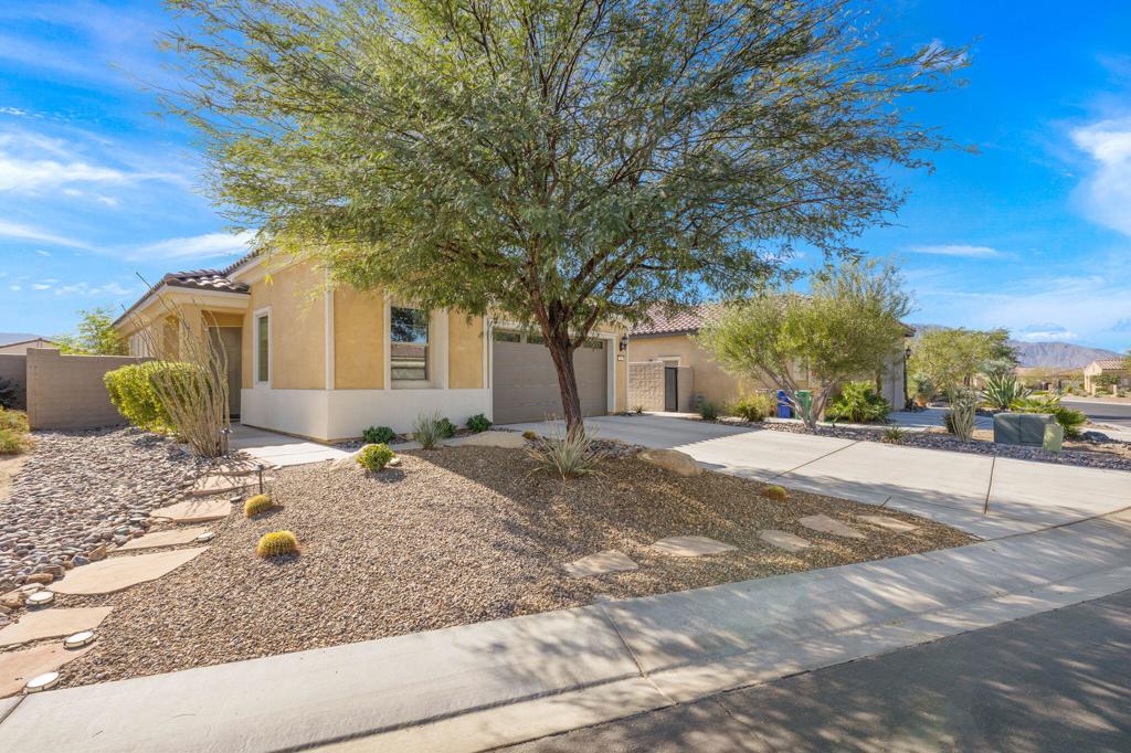 Residential for sale at 25 Pinot Noir, Rancho Mirage CA featuring 2 beds and 2 baths