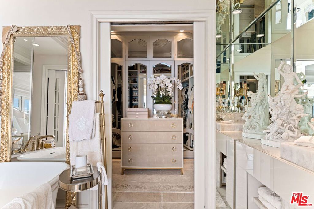 Residential for sale at 19620 Pacific Coast Highway, Malibu CA featuring 3 beds and 3 baths