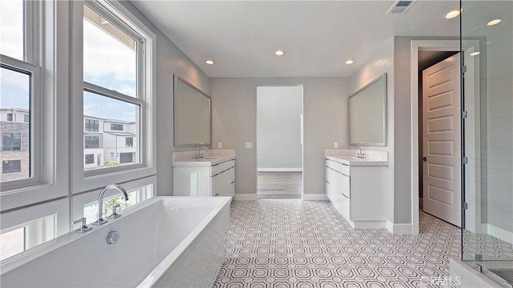 Residential Lease for rent at 217 Stage, Irvine CA featuring 5 beds and 6 baths