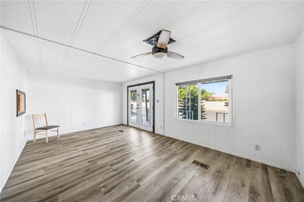 Manufactured In Park for sale at 601 N Kirby 294, Hemet CA featuring 2 beds and 2 baths