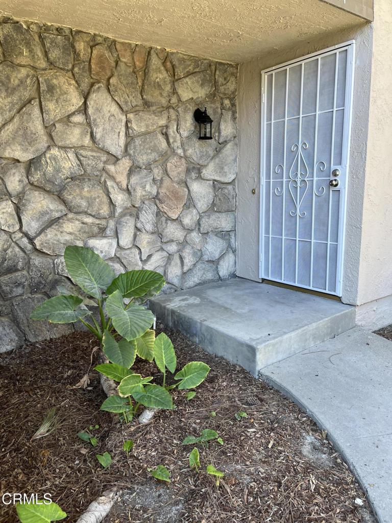 Residential for sale at 1627 Squirrel Lane, Ventura CA featuring 3 beds and 2 baths