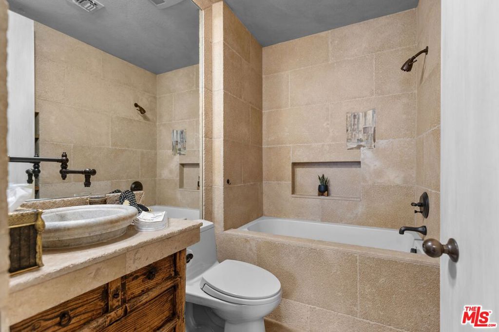 Residential Lease for rent at 605 N Hillcrest Road, Beverly Hills CA featuring 7 beds and 7 baths