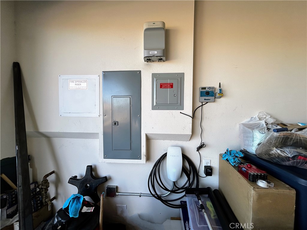 Residential Lease for rent at 27961 Via Cholula, Menifee CA featuring 4 beds and 2 baths