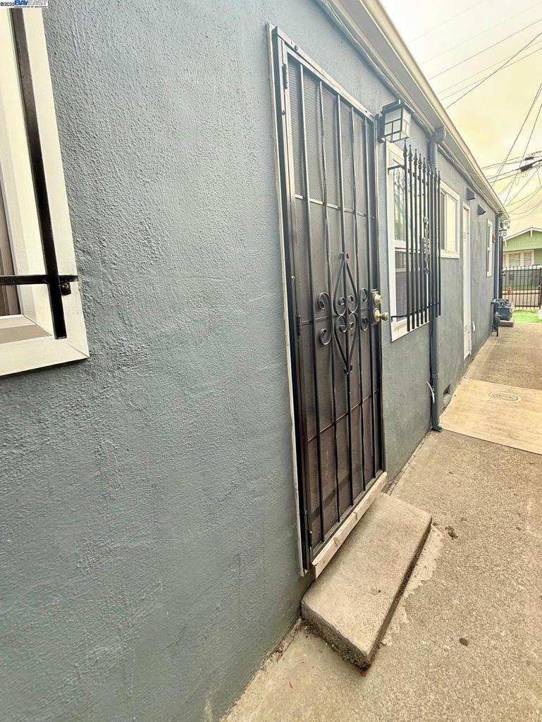 Residential for sale at 10600 Pippin St, Oakland CA featuring 3 beds and 2 baths