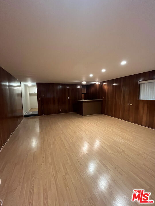 Residential Lease for rent at 430 S Maple Drive, Beverly Hills, Los Angeles County CA featuring 3 beds and 3 baths