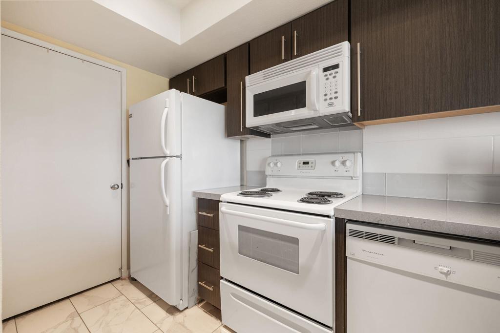 Residential for sale at 78269 Scarlet Court, La Quinta CA featuring 1 bed and 1 bath