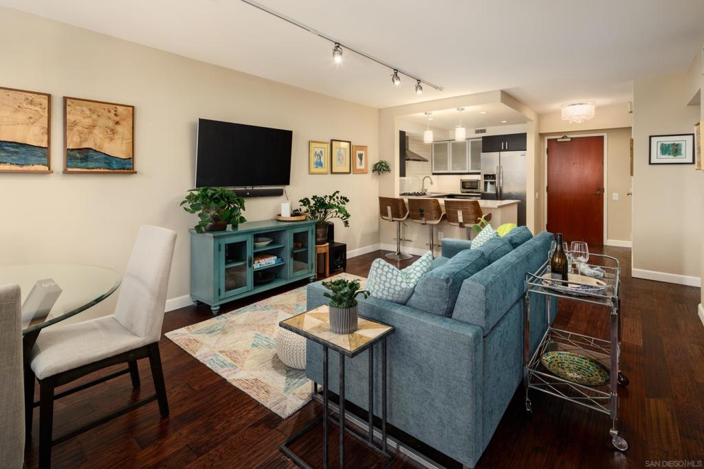 Residential for sale at 500 W Harbor Dr 915, San Diego CA featuring 2 beds and 2 baths