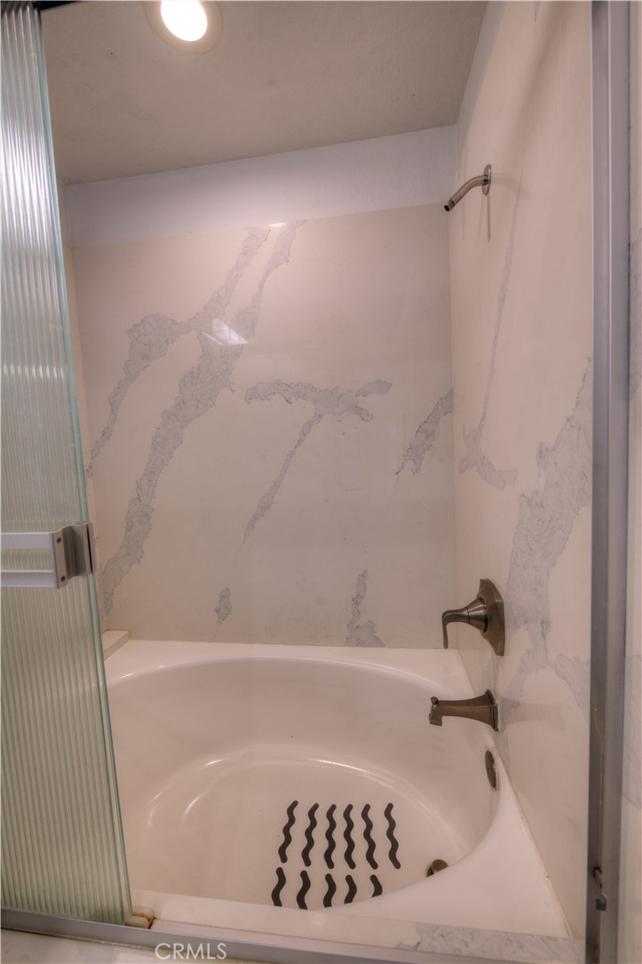 Residential Lease for rent at 71 Via Bacchus, Aliso Viejo CA featuring 3 beds and 3 baths