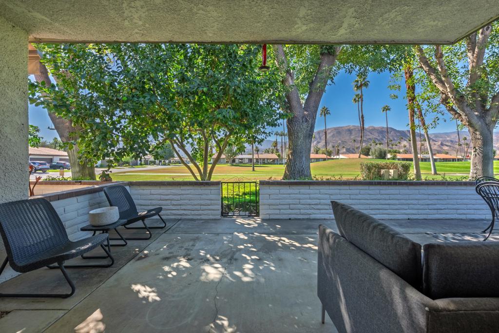 Residential for sale at 171 Avenida Las Palmas, Rancho Mirage CA featuring 2 beds and 2 baths
