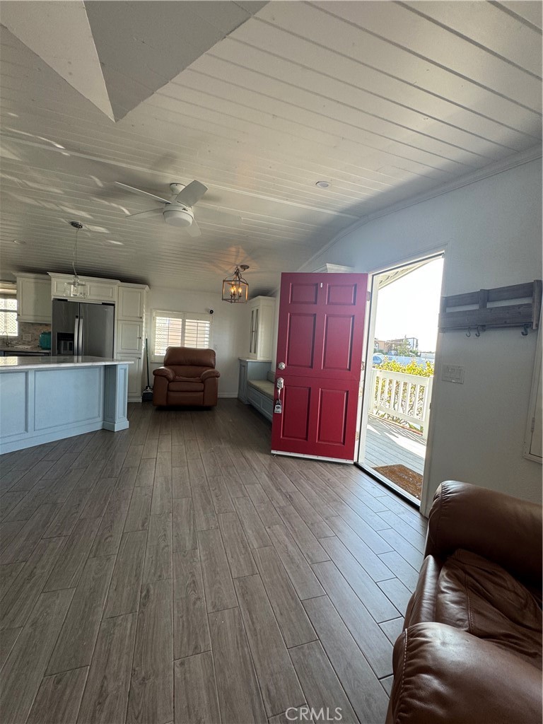 Residential Lease for rent at 21851 Newland, Huntington Beach CA featuring 3 beds and 2 baths