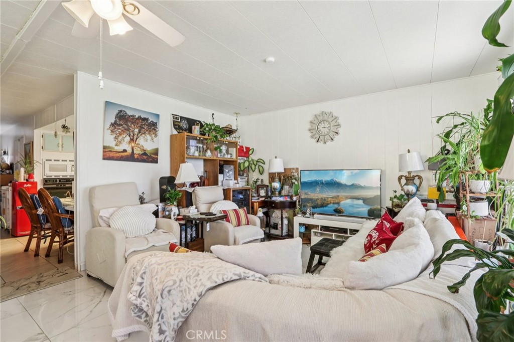 Manufactured In Park for sale at 5001 W Florida 208, Hemet CA featuring 2 beds and 2 baths