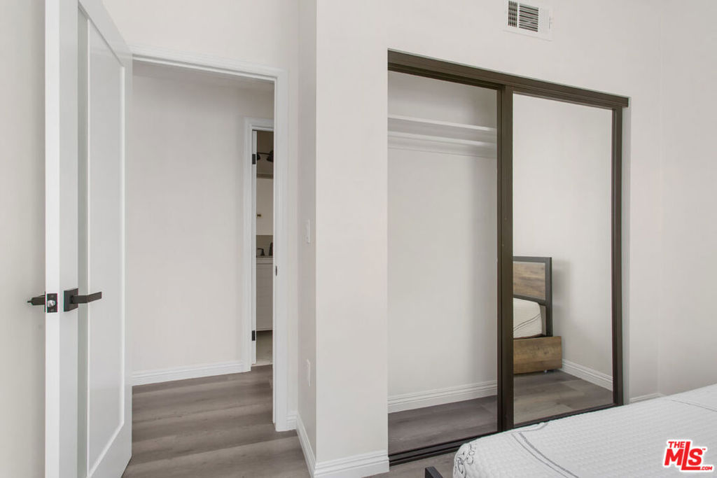 Residential Lease for rent at 1462 W 22nd Street, Los Angeles, Los Angeles County CA featuring 2 beds and 2 baths