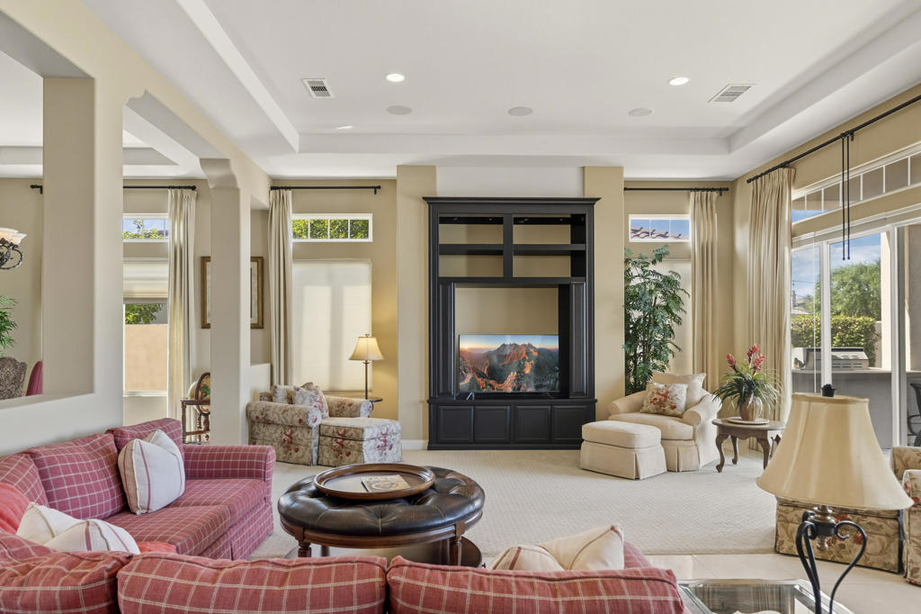 Residential for sale at 107 Via Bella, Rancho Mirage CA featuring 3 beds and 4 baths