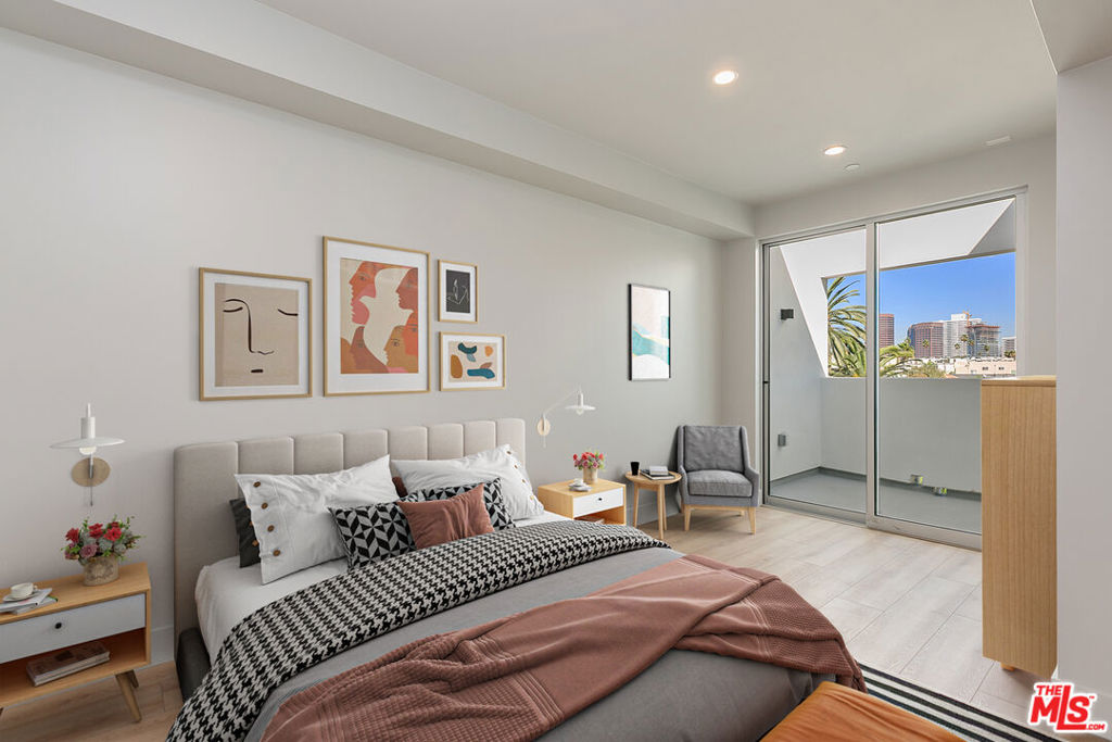 Residential Lease for rent at 12431 Rochester Avenue 311, Los Angeles, Los Angeles County CA featuring 2 beds and 3 baths